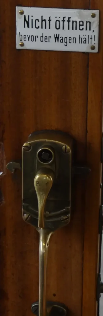 Türbeschlag der Standseilbahn