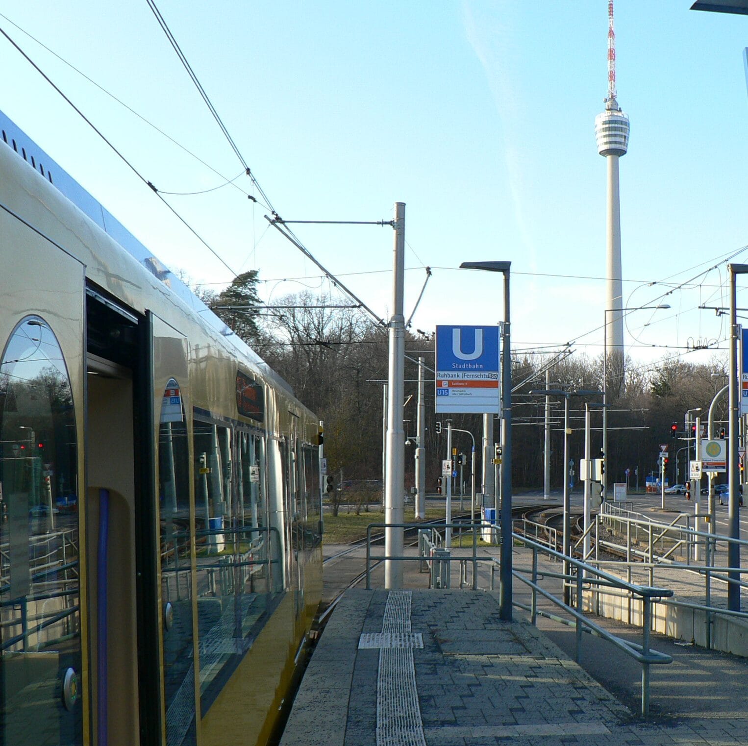 Straßenbahn Haltestelle Fernsehturm
